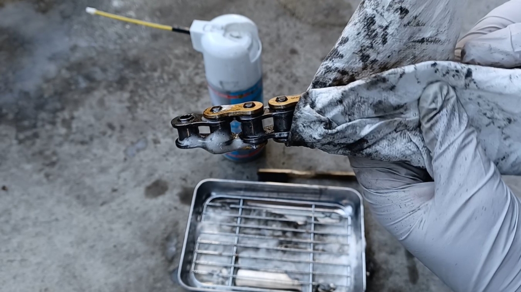 ヴィプロス 水無しチェーンクリーニングキット｜２りんかん
