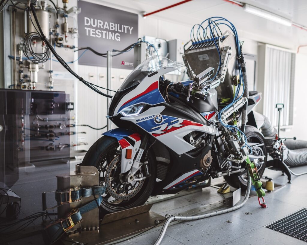 AKRAPOVICマフラー購入者限定プレゼントキャンペーン|2りんかん