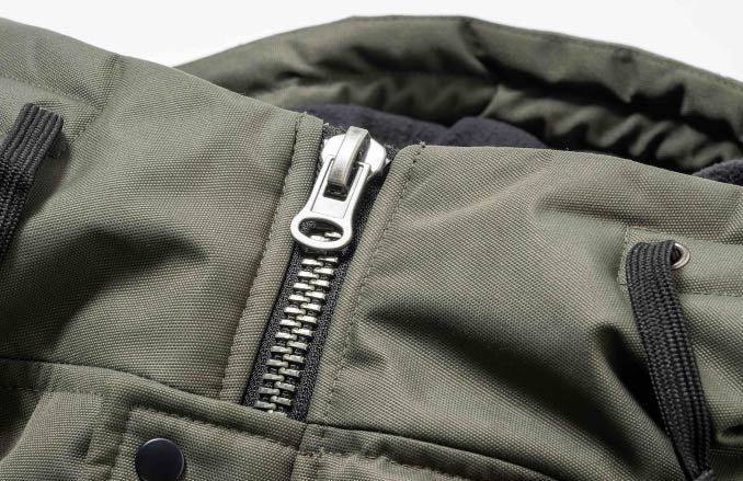 米国アウトドアブランド Coleman コラボ【着るテント】防風防寒バイク 
