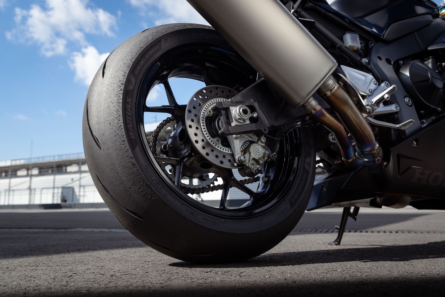 BATTLAX RACING STREET RS12｜２りんかん