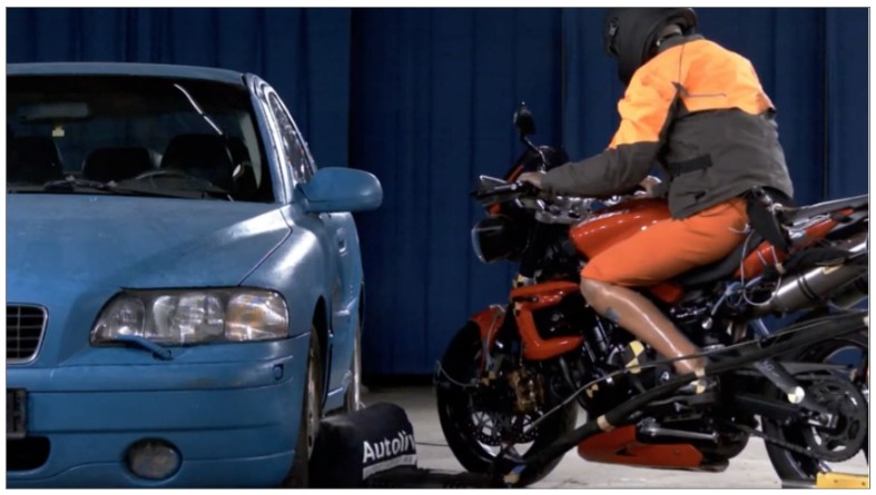 Taichi_バイク用ベストタイプエアバッグT-SABE｜２りんかん