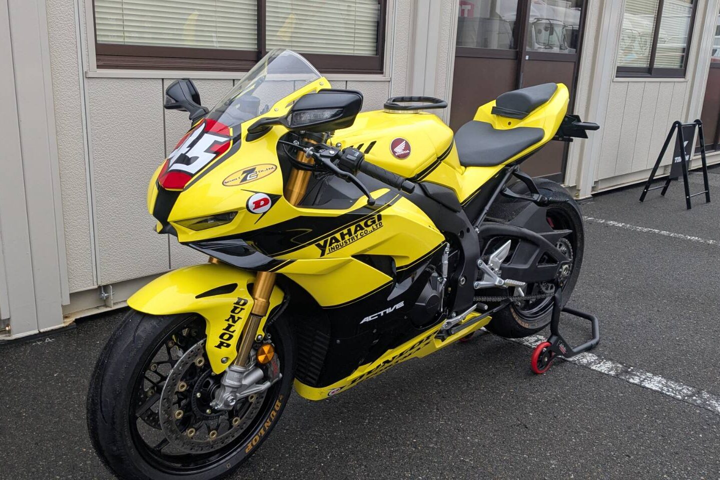 プロライダーと230km/hでタンデム体験!JSB1000の舞台裏もご紹介|2りんかん