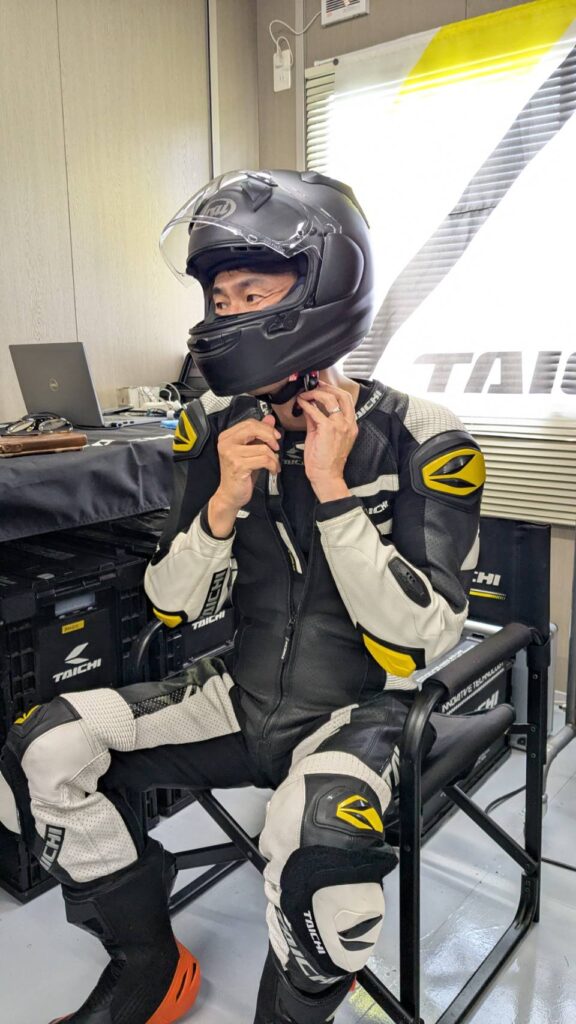 プロライダーと230km/hでタンデム体験!JSB1000の舞台裏もご紹介|2りんかん