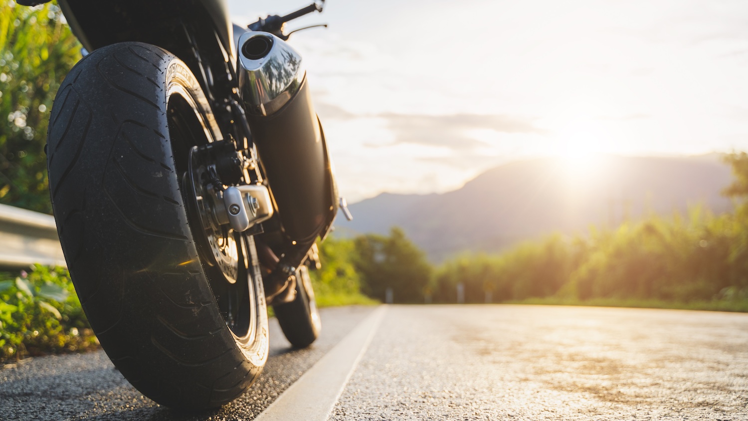 バイクの適切なタイヤ空気圧を確認・調整する方法について解説｜２りんかんライダーズアカデミー