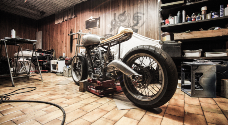 大型バイクでスタンドを使う前の準備